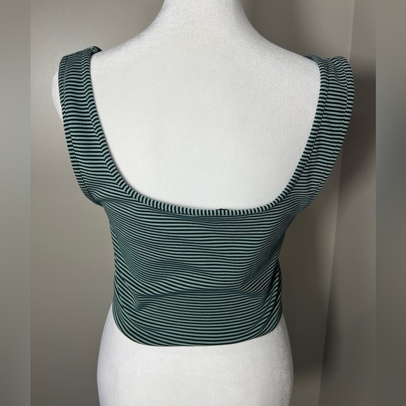 ✨ZARA Large Striped Sage Green and Black stretchy cropped Tank Top - Picture 6 of 9